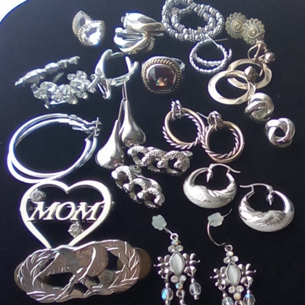 *SOLD*Vintage-Mod. Silver Toned Jewelry Lot 18pc